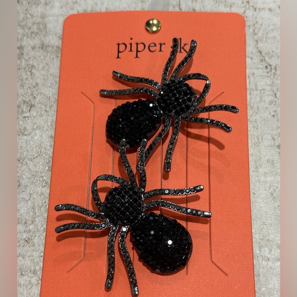 Spider Hair Clips /  Halloween Hair Clips - Picture 1 of 5